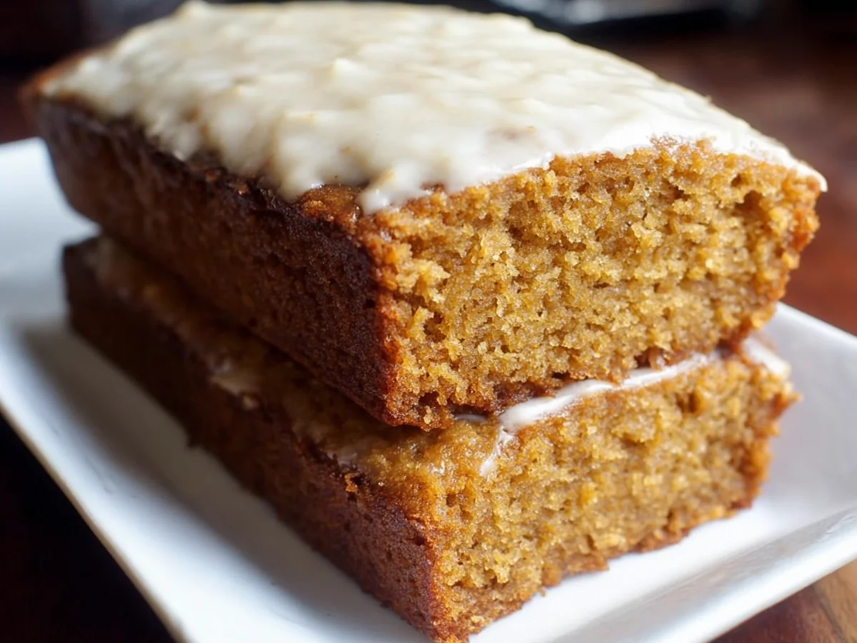 Moist Applesauce Cake: Healthy & Oil-Free Dessert - Image 1