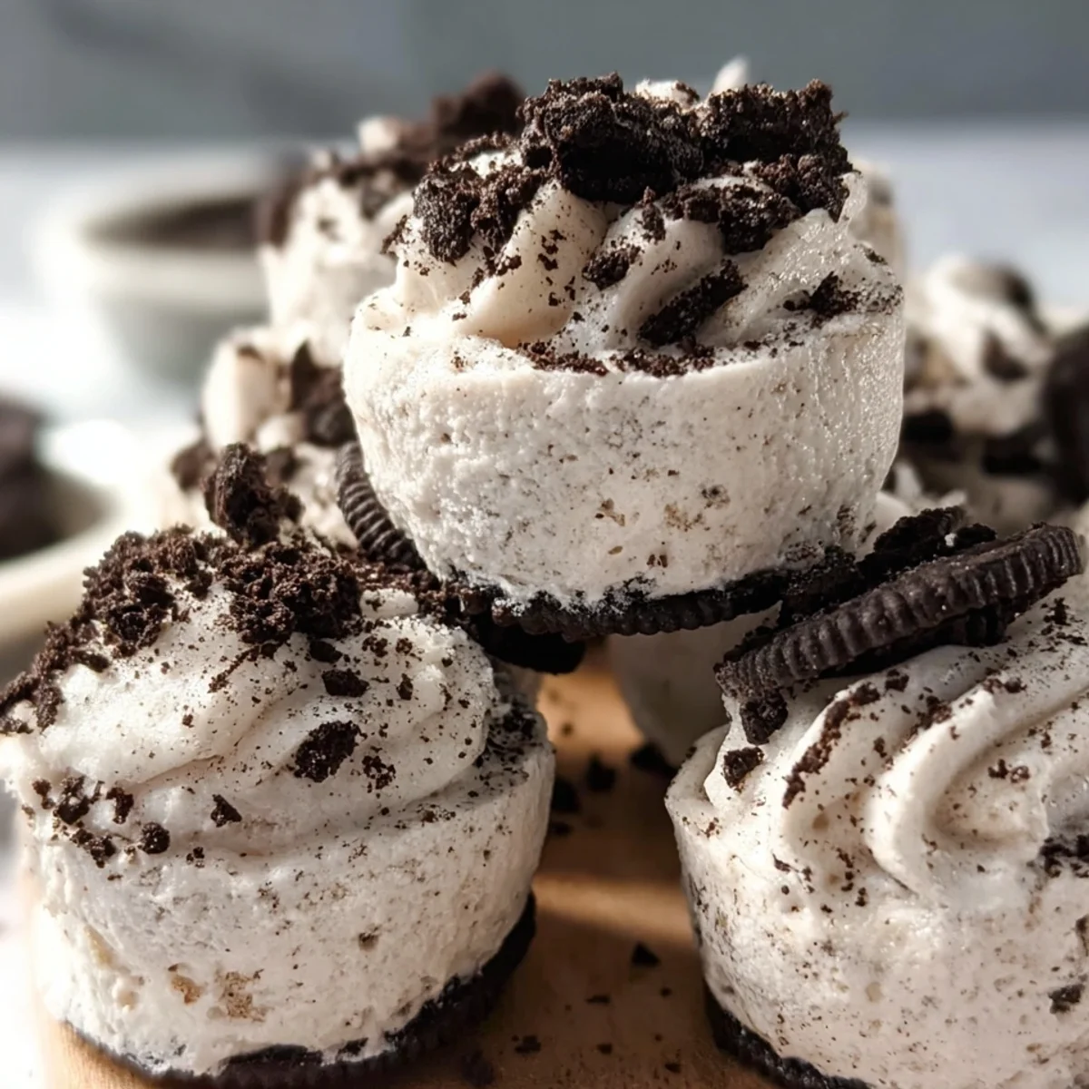 Skinny No-Bake Oreo Cheesecake Bites: Easy Dessert